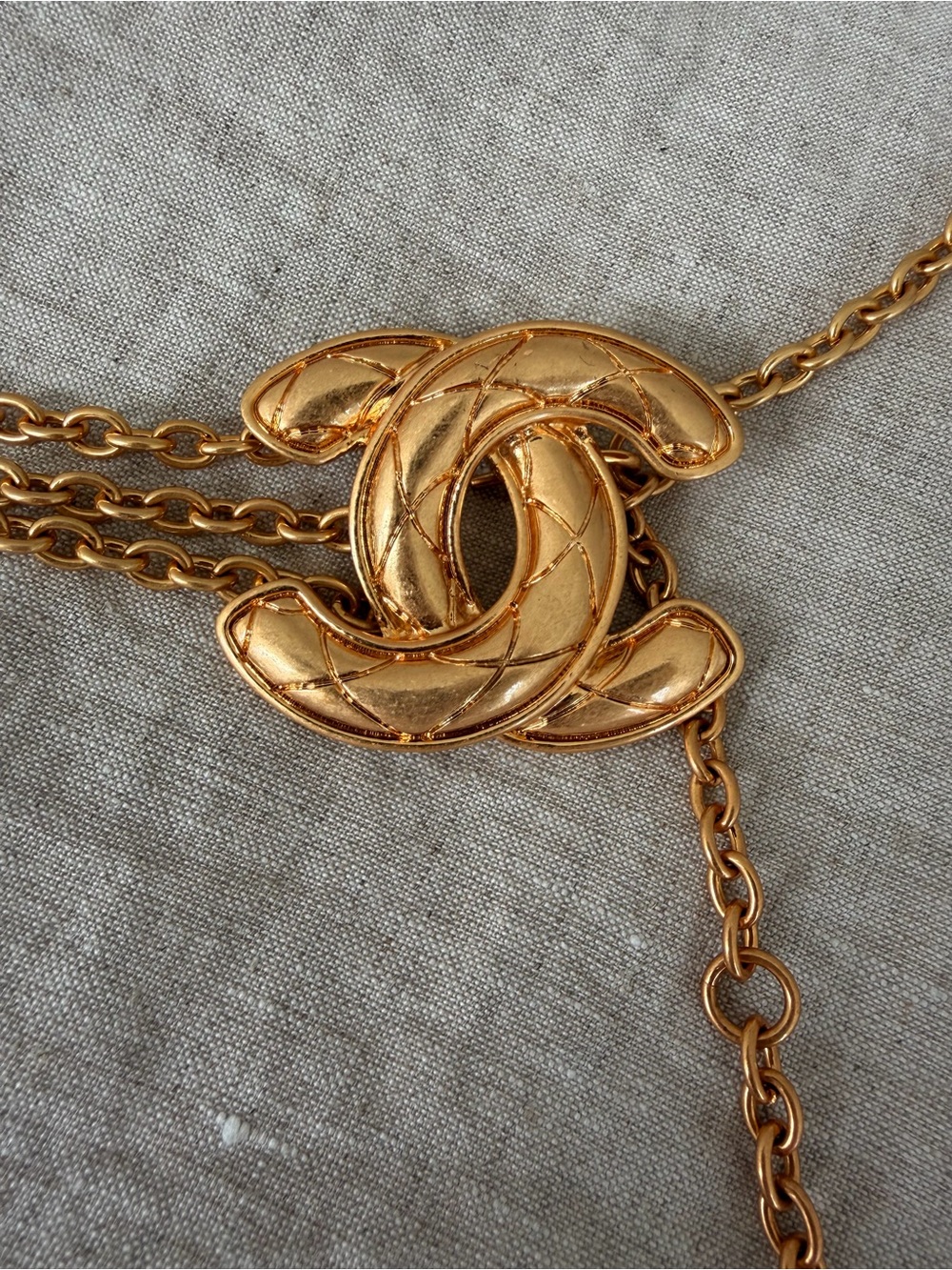 Vintage CHANEL Gold Double-Chain CC Logo Waist Belt - Picture 5 of 11
